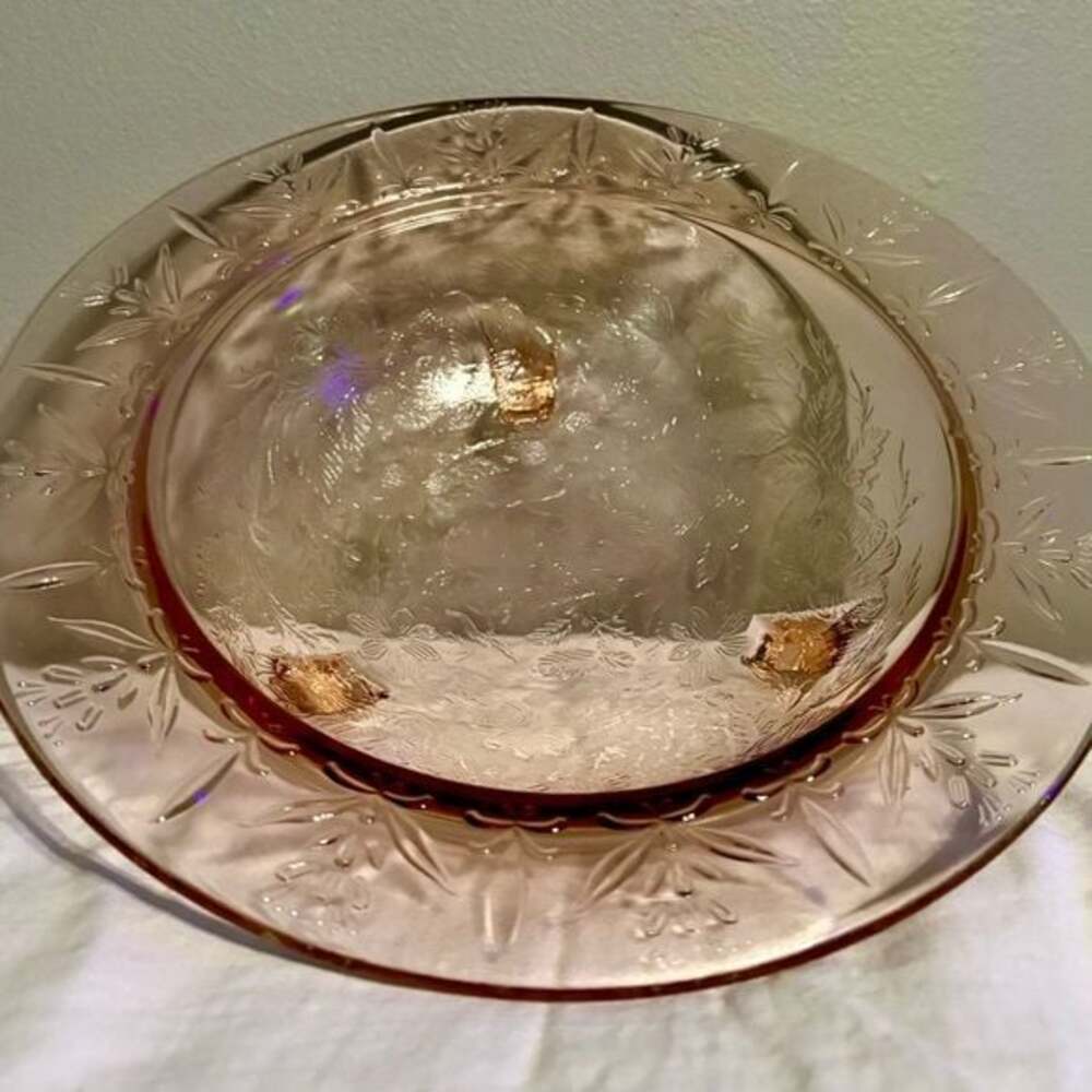 Elegant Pink Depression Glass Three-footed Console Bowl​